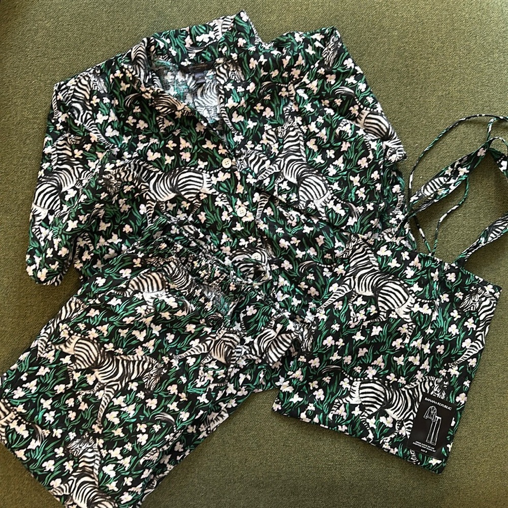 Banana Republic Zebra print linen pajama set with tote
